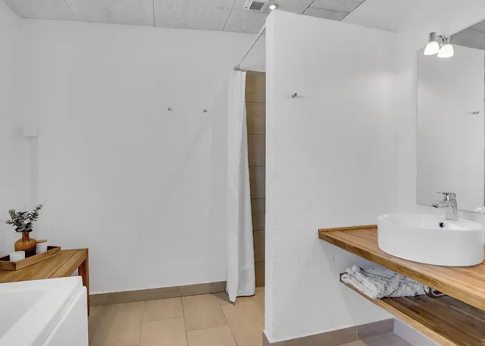 Three-bedroom In بيت للعطل