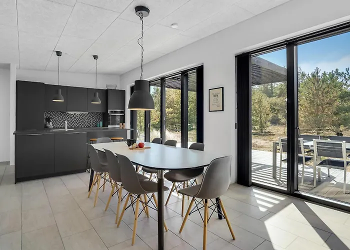 Three-bedroom In * ثيستد